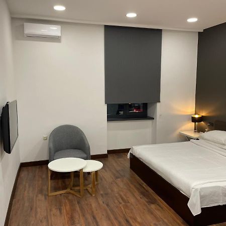 Unique Studio Close To Cascade 耶烈万 外观 照片