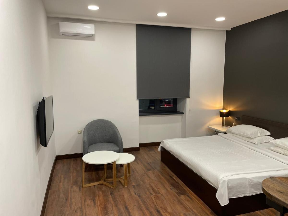 Unique Studio Close To Cascade 耶烈万 外观 照片